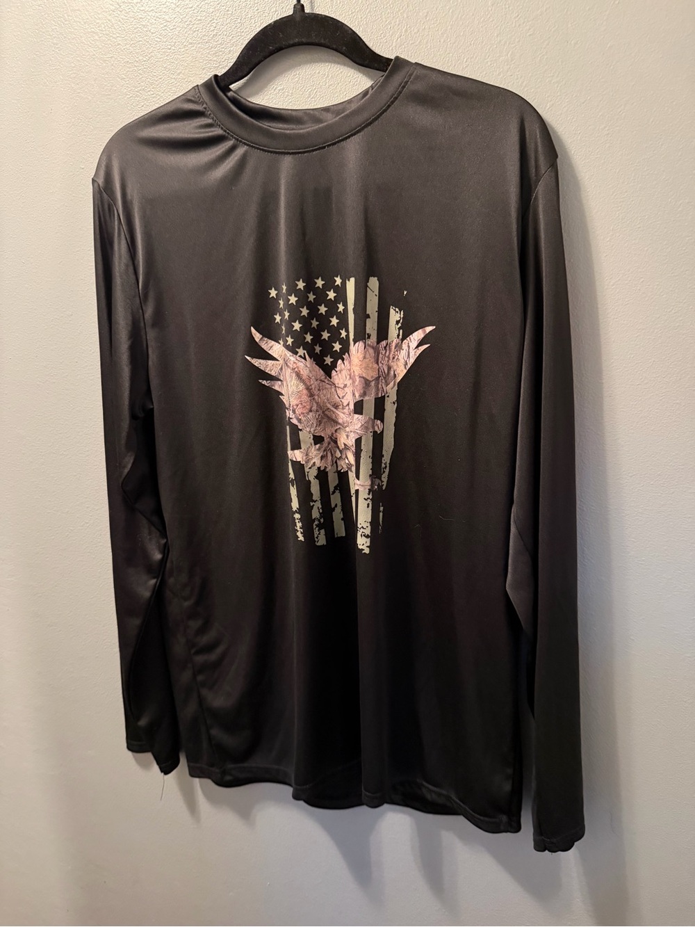 Mossy Oak Black Long-Sleeve Performance Shirt with Eagle & Flag Graphic